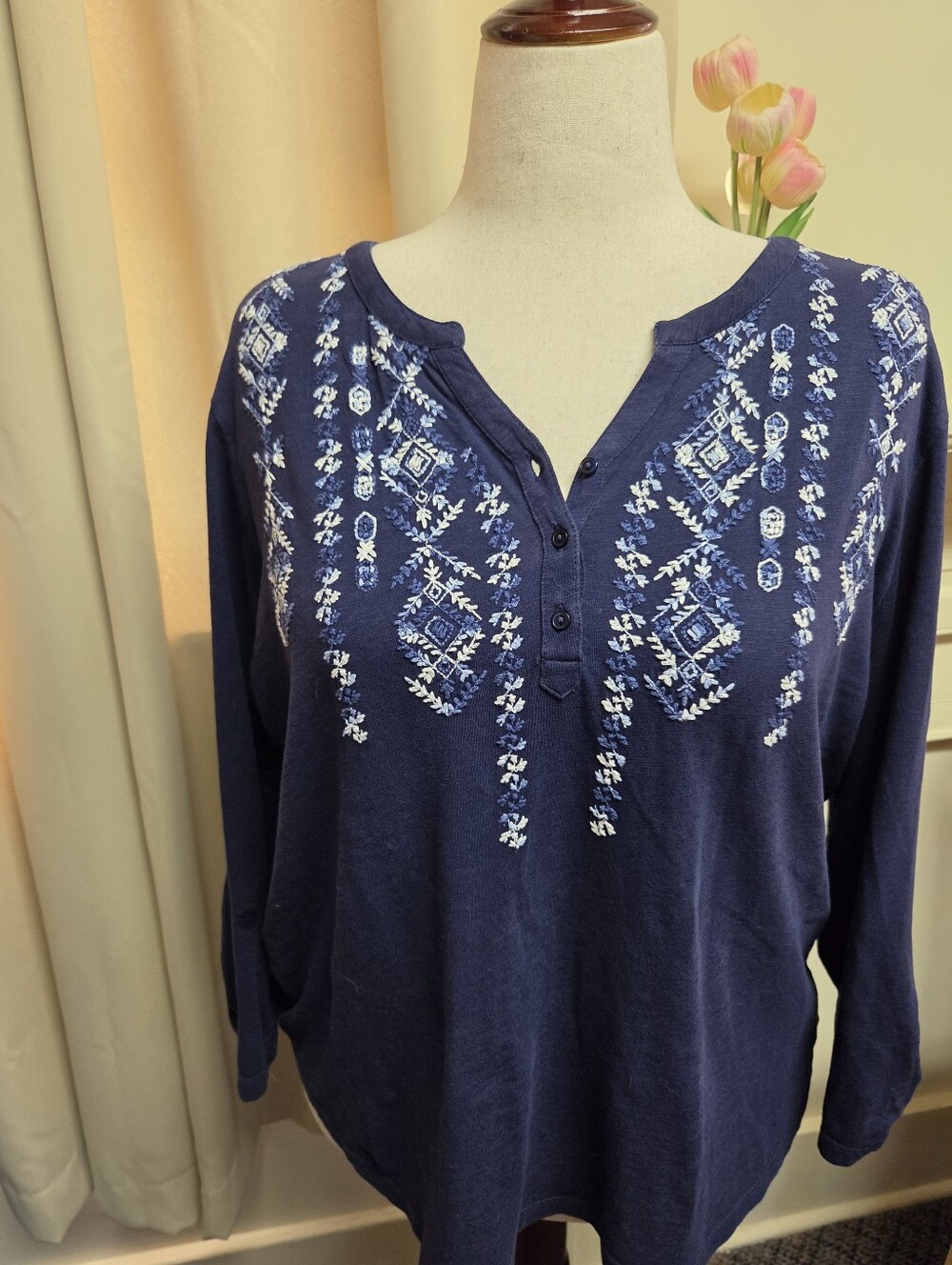 Chico's Navy Tab Up-Sleeve Embroidered Henley Top Size XL